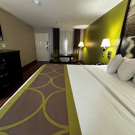 Super 8 By Wyndham Houston Webster Nasa Otel Dış mekan fotoğraf