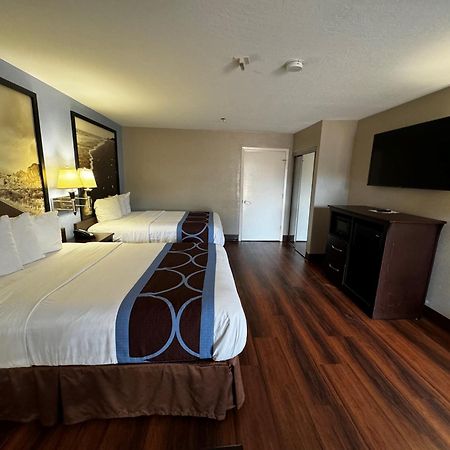 Super 8 By Wyndham Houston Webster Nasa Otel Dış mekan fotoğraf
