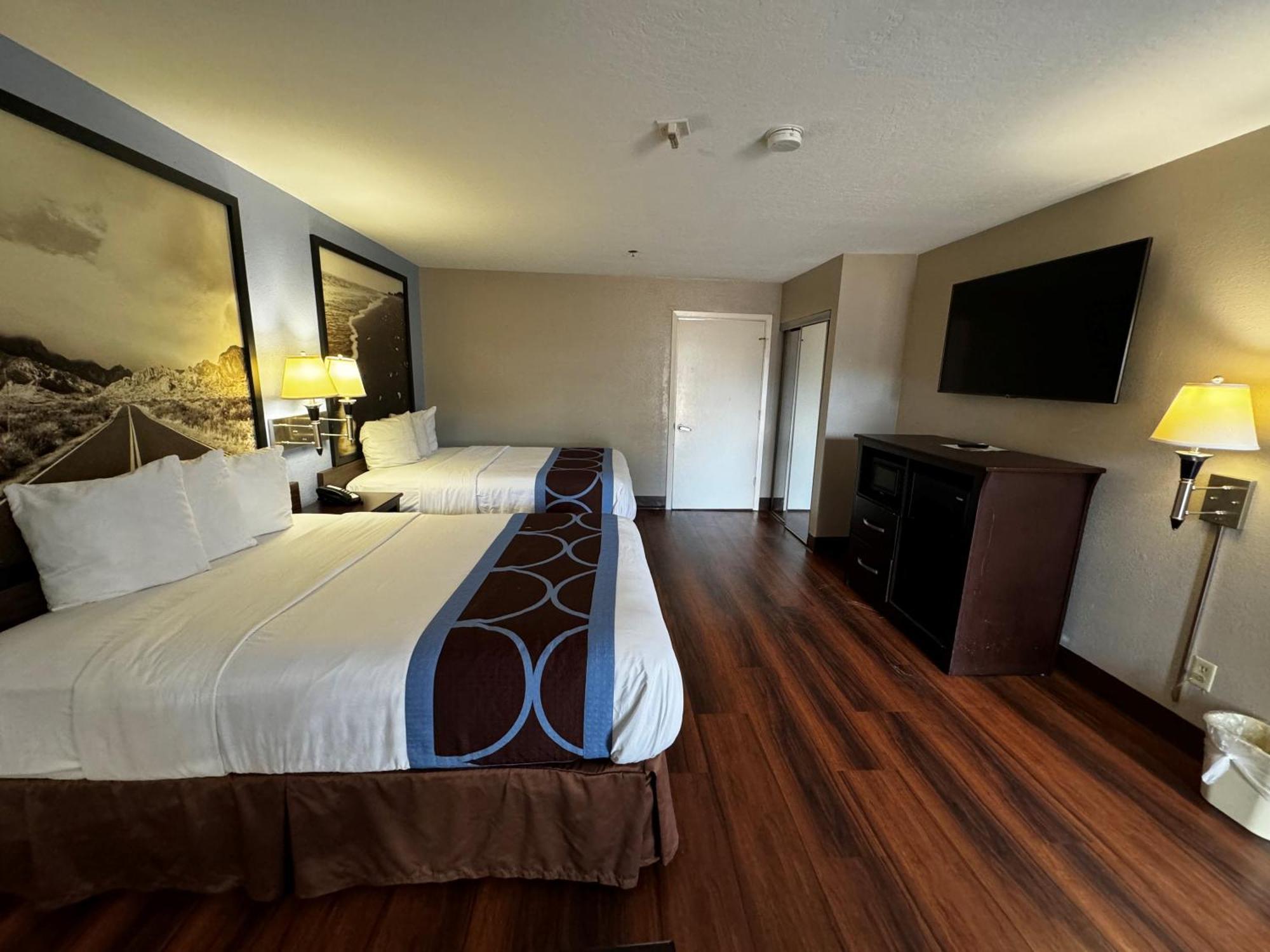 Super 8 By Wyndham Houston Webster Nasa Otel Dış mekan fotoğraf