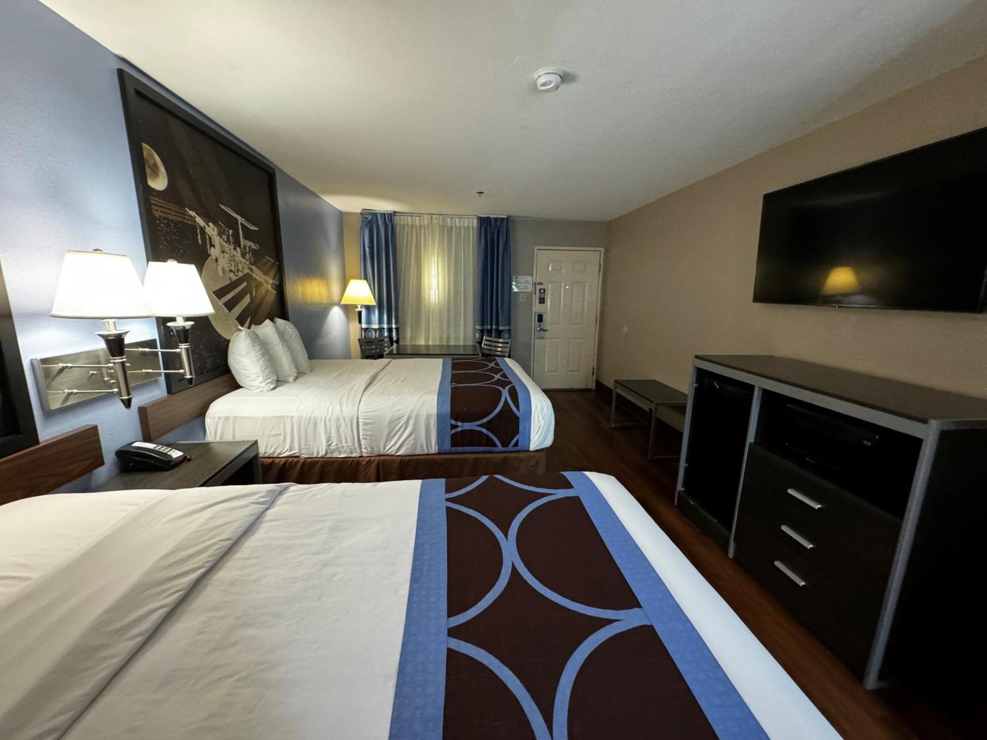 Super 8 By Wyndham Houston Webster Nasa Otel Dış mekan fotoğraf